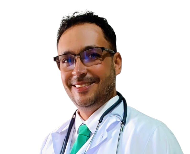 Ana Silva, terapeuta integrativa, usando o Aquapulse da Alfa Quântica